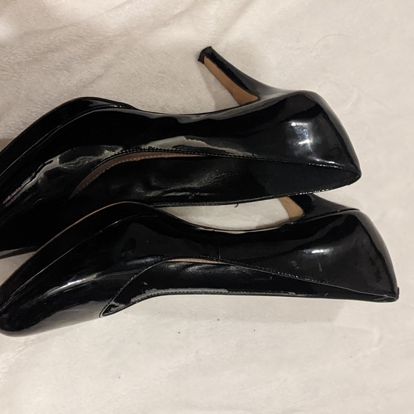 Heels - Picture 3 of 4